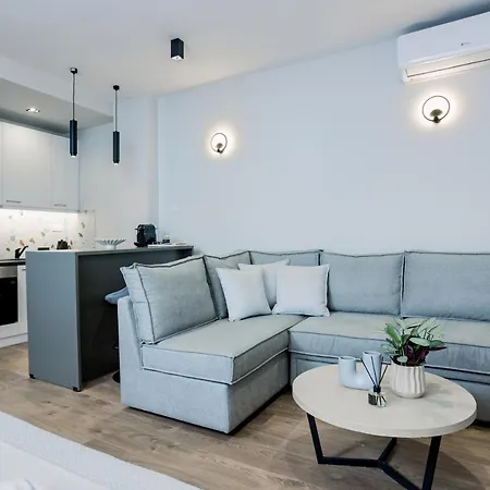 Luxury Downtown α2 *